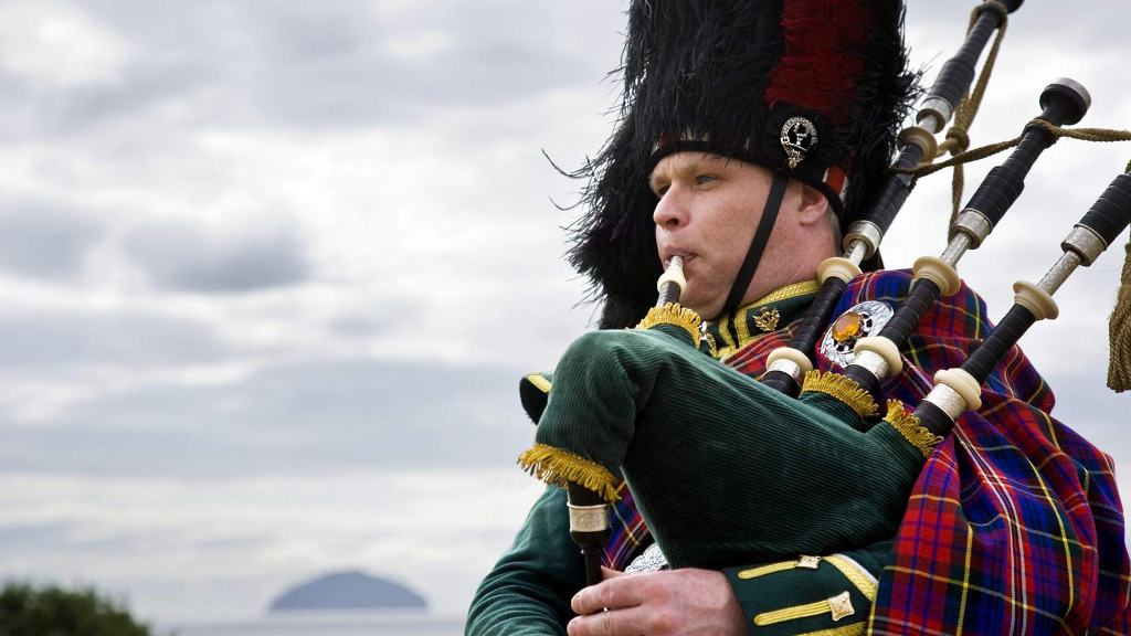 The Turnberry Piper